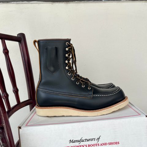 Red Wing 8-Inch Classic Moc in S.B. Foot Black Klondike