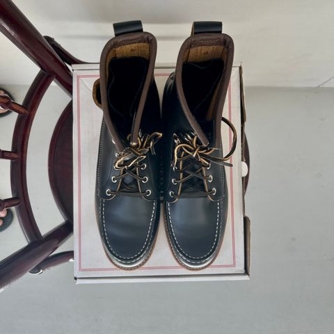 Red Wing 8-Inch Classic Moc in S.B. Foot Black Klondike