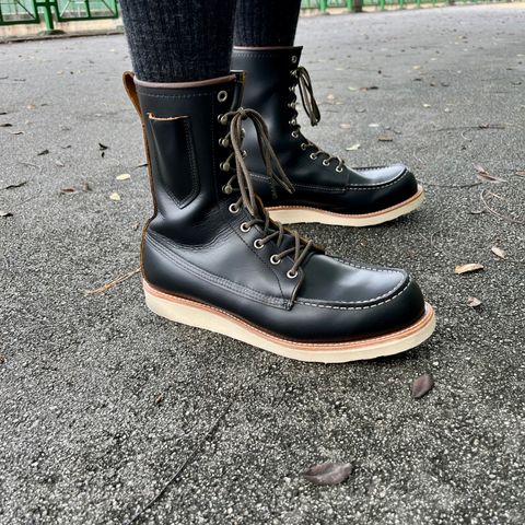Red Wing 8-Inch Classic Moc in S.B. Foot Black Klondike