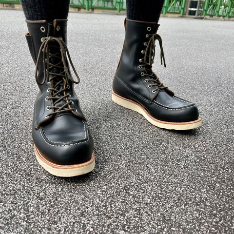 View photo of Red Wing 8-Inch Classic Moc in S.B. Foot Black Klondike