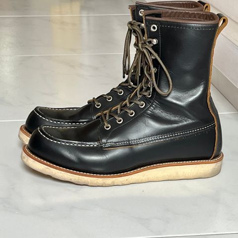 View photo of Red Wing 8-Inch Classic Moc in S.B. Foot Black Klondike