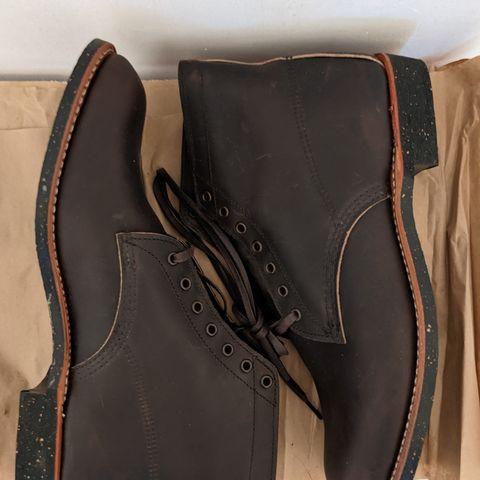 Red Wing Merchant in S.B. Foot Ebony Harness