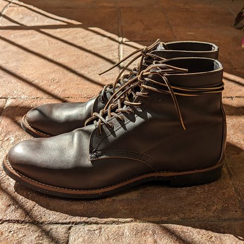 View photo of Red Wing Merchant in S.B. Foot Ebony Harness