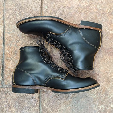 View photo of Red Wing Beckman Flatbox in S.B. Foot Black Klondike