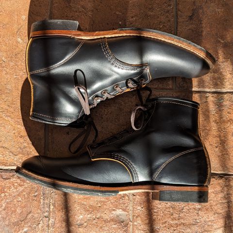 View photo of Red Wing Beckman Flatbox in S.B. Foot Black Klondike