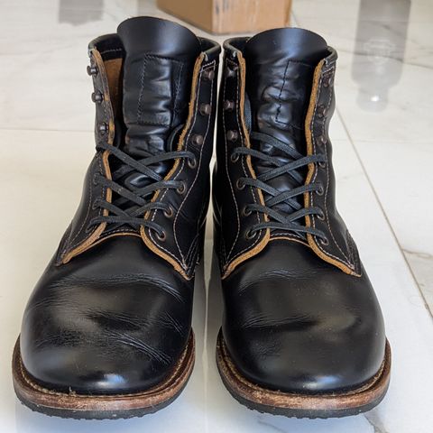 View photo of Red Wing Beckman Flatbox in S.B. Foot Black Klondike