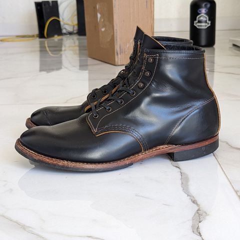 View photo of Red Wing Beckman Flatbox in S.B. Foot Black Klondike