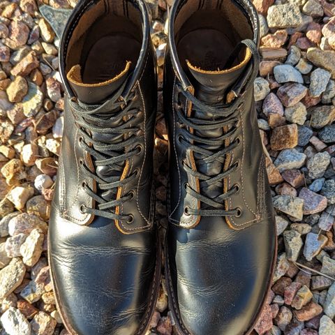 View photo of Red Wing Beckman Flatbox in S.B. Foot Black Klondike