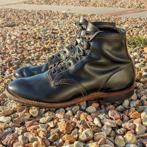 View photo of Red Wing Beckman Flatbox in S.B. Foot Black Klondike