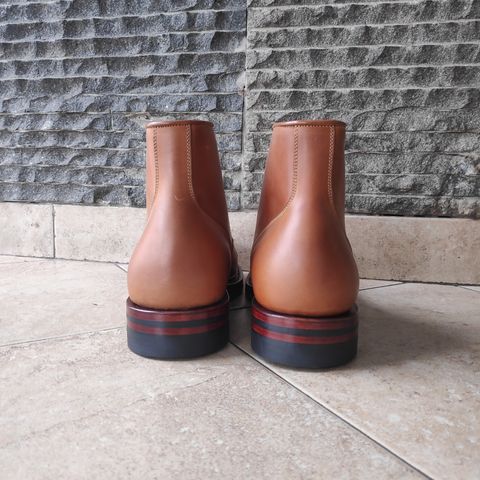 Sagara Legant in Indonesian Java Brown Pull Up