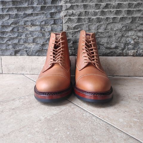 Sagara Legant in Indonesian Java Brown Pull Up