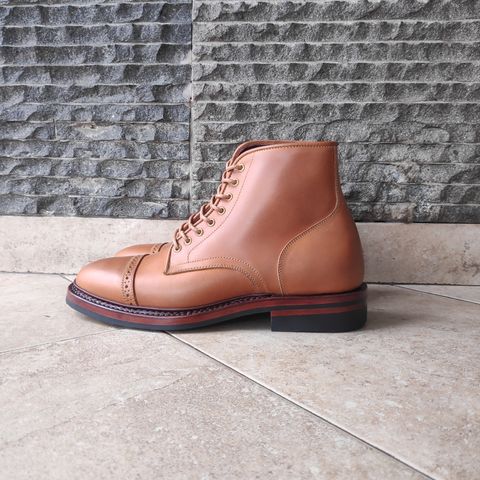 Sagara Legant in Indonesian Java Brown Pull Up