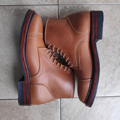 Sagara Legant in Indonesian Java Brown Pull Up