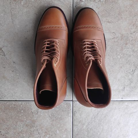 Sagara Legant in Indonesian Java Brown Pull Up