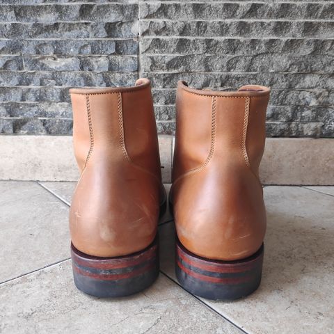 Sagara Legant in Indonesian Java Brown Pull Up