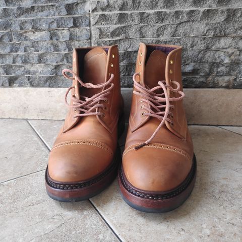 Sagara Legant in Indonesian Java Brown Pull Up