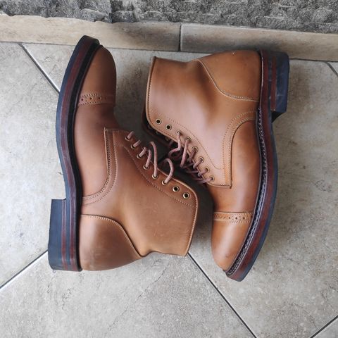 Sagara Legant in Indonesian Java Brown Pull Up