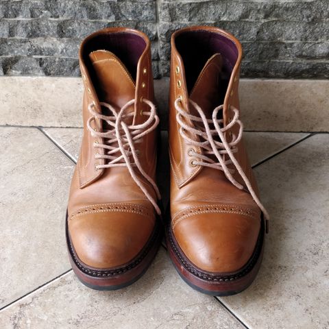 Sagara Legant in Indonesian Java Brown Pull Up