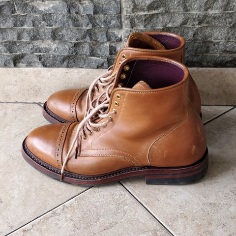 Sagara Legant in Indonesian Java Brown Pull Up