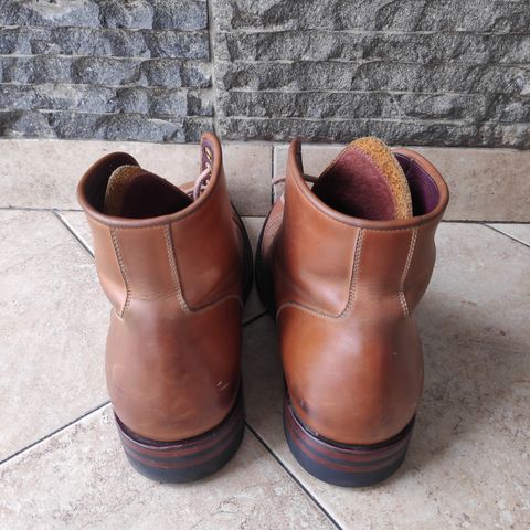 Sagara Legant in Indonesian Java Brown Pull Up