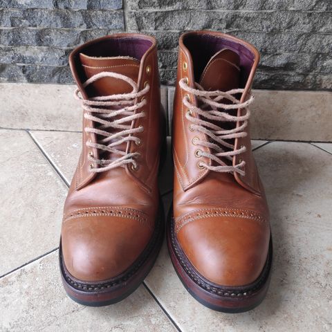 Sagara Legant in Indonesian Java Brown Pull Up
