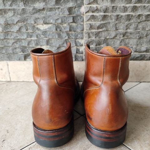 Sagara Legant in Indonesian Java Brown Pull Up
