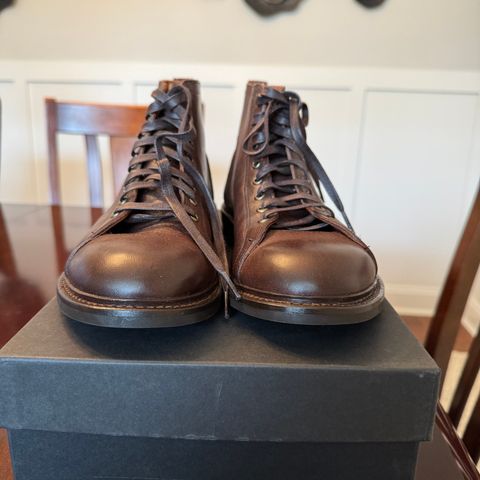 Allen Edmonds Discovery Lace To Toe in Allen Edmonds Brown Vegetable Tanned