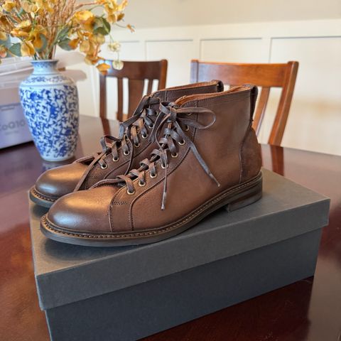 Allen Edmonds Discovery Lace To Toe in Allen Edmonds Brown Vegetable Tanned