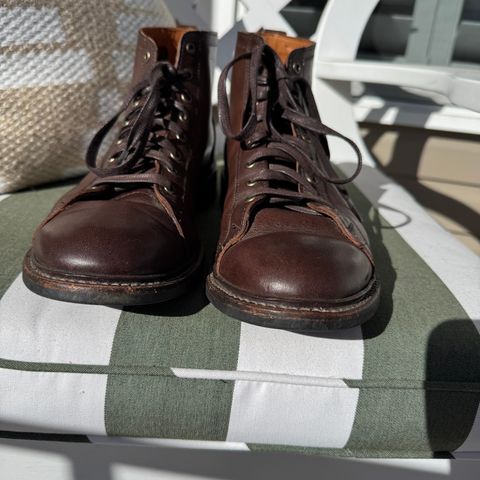 Allen Edmonds Discovery Lace To Toe in Allen Edmonds Brown Vegetable Tanned