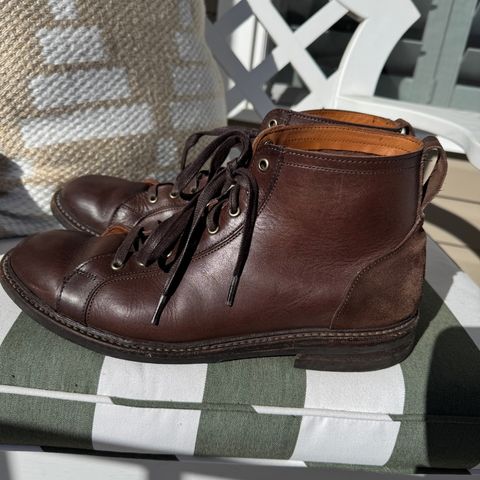 Allen Edmonds Discovery Lace To Toe in Allen Edmonds Brown Vegetable Tanned