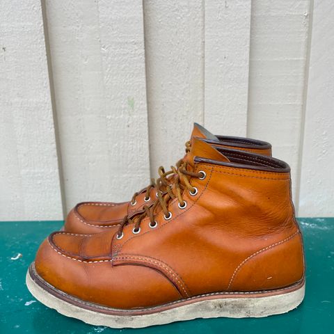 View photo of Irish Setter 6-Inch Classic Moc in Gold Russet Sequoia