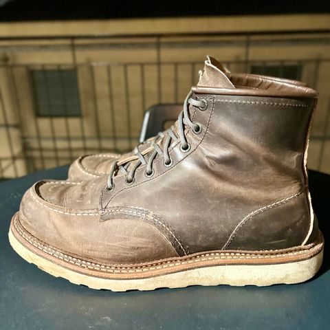 View photo of Red Wing 8883 in Concrete Rough & Tough leather