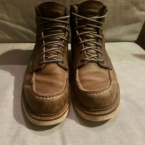 View photo of Red Wing 8883 in Concrete Rough & Tough leather