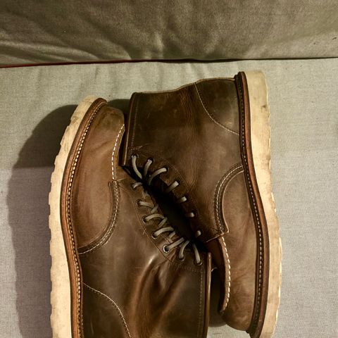 View photo of Red Wing 8883 in Concrete Rough & Tough leather