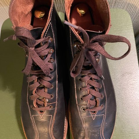 Red Wing 1920s Outing Boot in S.B. Foot Black Prairie