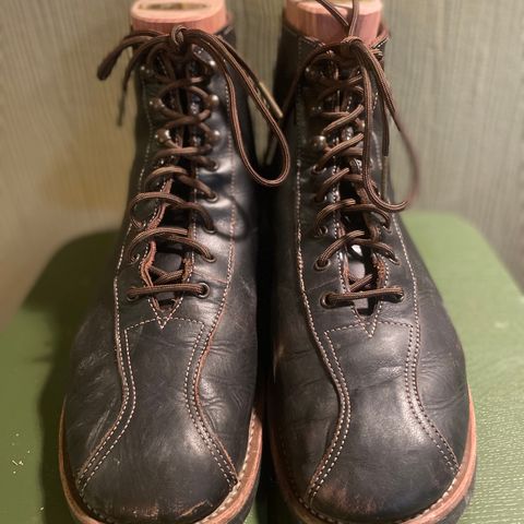 Red Wing 1920s Outing Boot in S.B. Foot Black Prairie