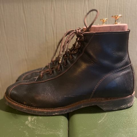 Red Wing 1920s Outing Boot in S.B. Foot Black Prairie