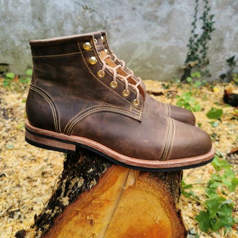 Kustom Kraft Unlisted Model in Unknown Leather