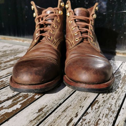Kustom Kraft Unlisted Model in Unknown Leather