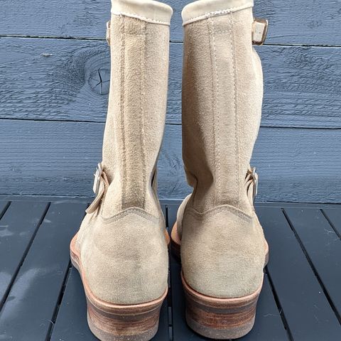 Chippewa 11" Engineer Boot in Sand Roughout
