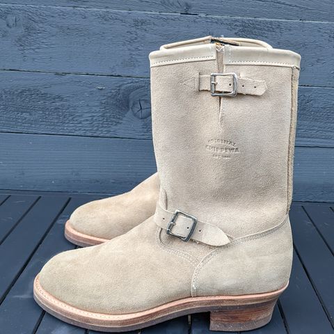 Chippewa 11" Engineer Boot in Sand Roughout