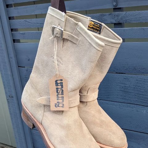 Chippewa 11" Engineer Boot in Sand Roughout
