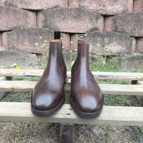 Herring Wainwright Chelsea Boots in Dark Brown Calf