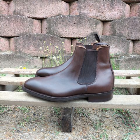 Herring Wainwright Chelsea Boots in Dark Brown Calf