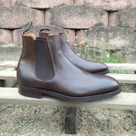 Herring Wainwright Chelsea Boots in Dark Brown Calf
