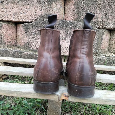 Herring Wainwright Chelsea Boots in Dark Brown Calf