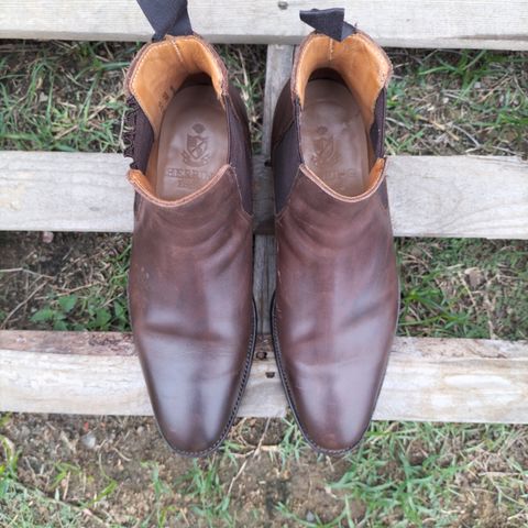 Herring Wainwright Chelsea Boots in Dark Brown Calf