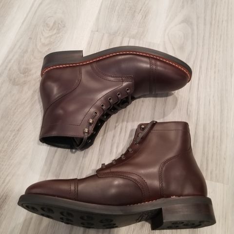 Thursday Captain in Brown Thursday Chrome