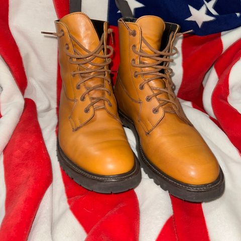 Tricker's Burford Country Boot in Acorn Antique Olivvia Classic