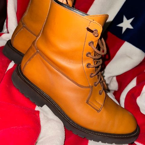 Tricker's Burford Country Boot in Acorn Antique Olivvia Classic